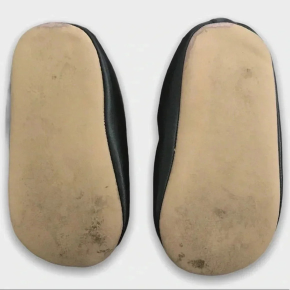 Old  Navy Flats - Picture 7 of 9